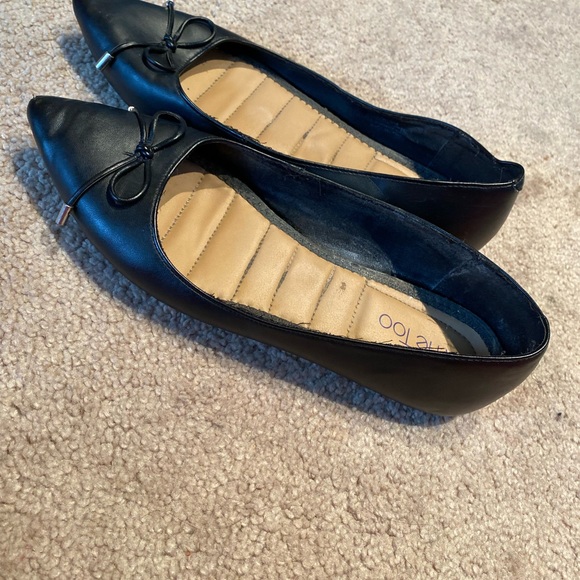 Me Too black pointy toe ballet flats - Picture 6 of 6